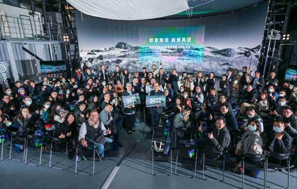 再现影像LED虚拟制作摄影棚整合拍摄场景、、、、内容制作、、技术指导到设备租借一站式服务，，，可望提升LED虚拟制作的影视效能，，，进而产出更多高质量细致作品